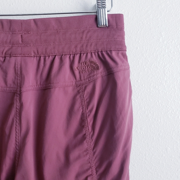 The North Face Aphrodite 2.0 Capri Pants - Picture 6 of 7